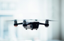 Drone/Foto: Unsplash/Dose Media